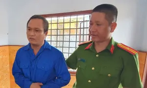 Bám theo người rút tiền ở ngân hàng để trộm cắp