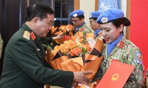 8 sĩ quan nhận nhiệm vụ gìn giữ hòa bình tại châu Phi
