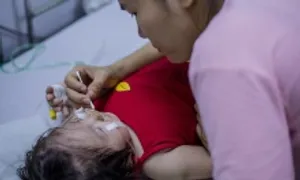 Trẻ em đang được miễn viện phí thế nào Trẻ em đang được miễn viện phí thế nào