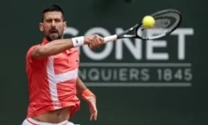 Djokovic thắng trận đầu trên sân đất nện Djokovic thắng trận đầu trên sân đất nện