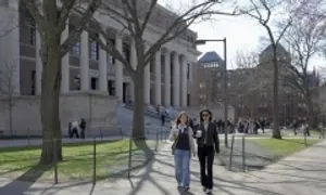 Sinh viên Trung Quốc tại Harvard hủy chuyến bay, tìm lời khuyên pháp lý